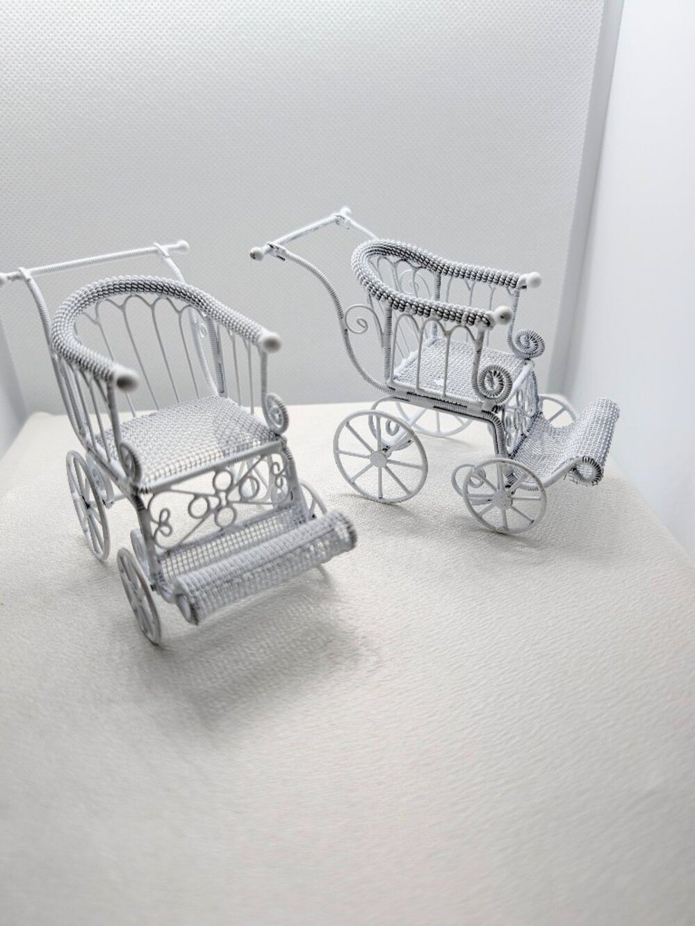 Decorative Displays -- 4  Victorian styled Baby Buggies -- Excellent Condition - Picture 3 of 14